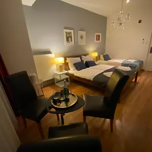 https://artoral-rooms-and-apartment-budapest.inbudapesthotels.com
